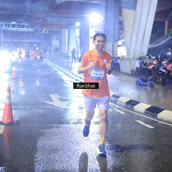 Runner Photo 7921002