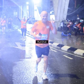 Runner Photo 7921007
