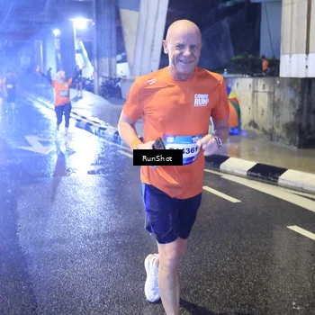 Runner Photo 7921037
