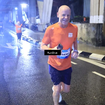 Runner Photo 7921042