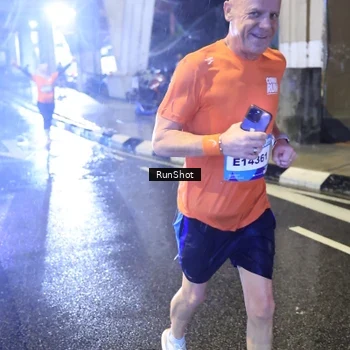 Runner Photo 7921043