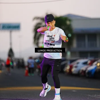 Runner Photo 7921085