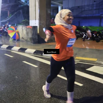 Runner Photo 7921112