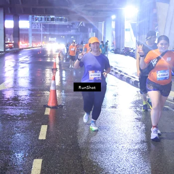 Runner Photo 7921135