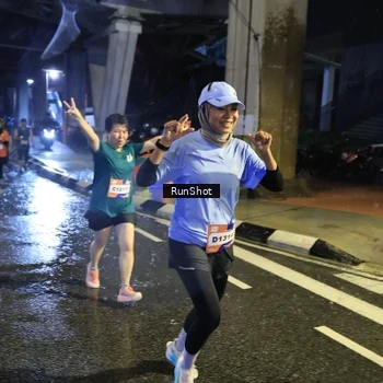 Runner Photo 7921187