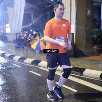 Runner Photo 7921238