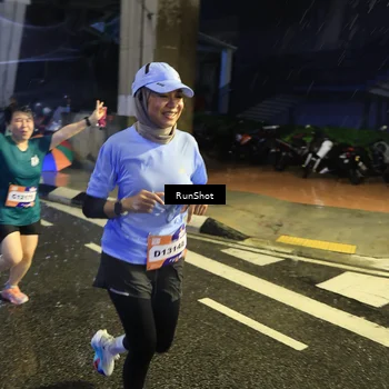 Runner Photo 7921240