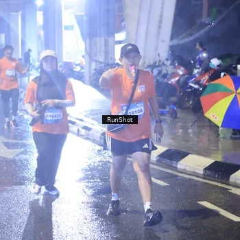 Runner Photo 7921335