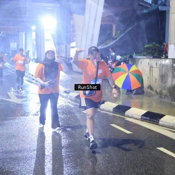 Runner Photo 7921345