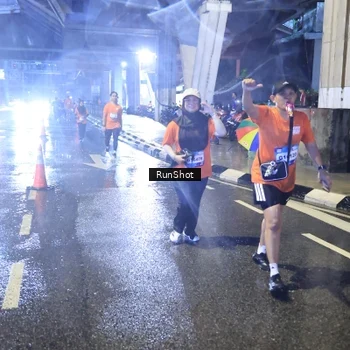 Runner Photo 7921359