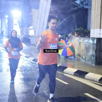 Runner Photo 7921410