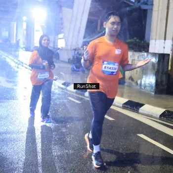Runner Photo 7921414