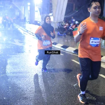 Runner Photo 7921415