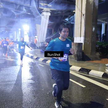 Runner Photo 7921452