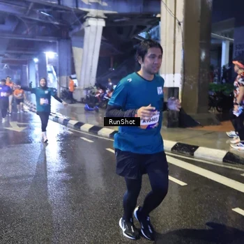 Runner Photo 7921453