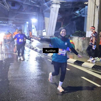 Runner Photo 7921476