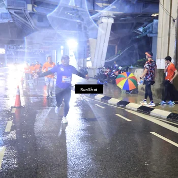 Runner Photo 7921492