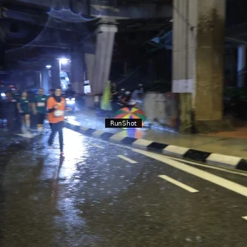 Runner Photo 7921560