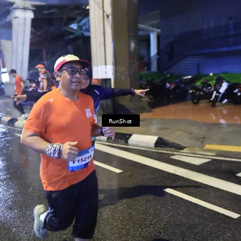 Runner Photo 7921581