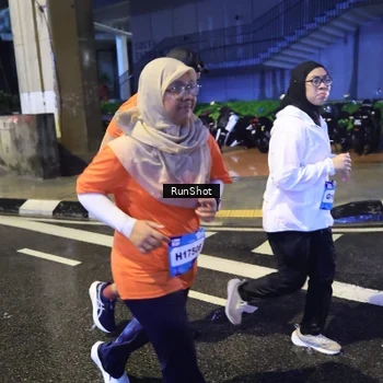 Runner Photo 7921633