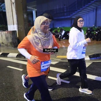 Runner Photo 7921634