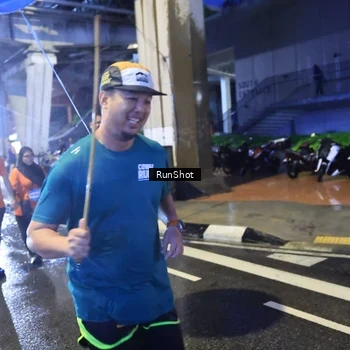 Runner Photo 7921681