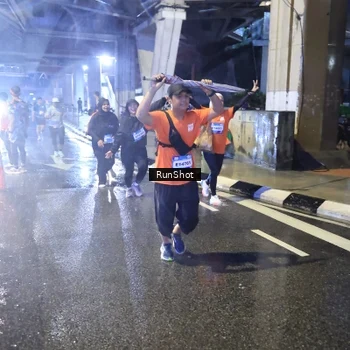 Runner Photo 7921760