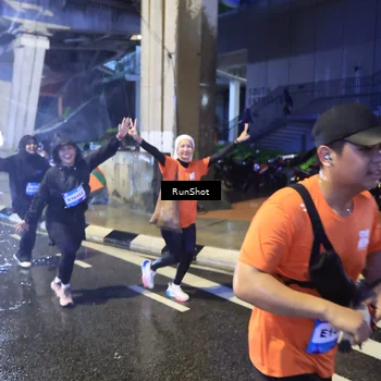 Runner Photo 7921780