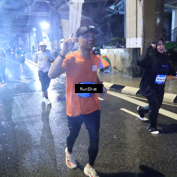 Runner Photo 7921796