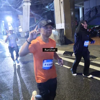 Runner Photo 7921798