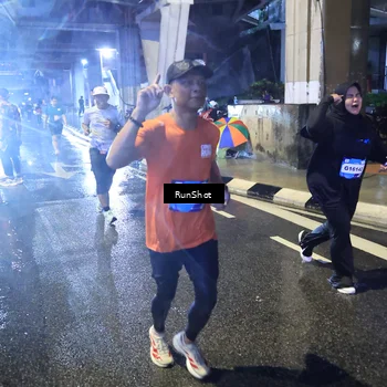 Runner Photo 7921805