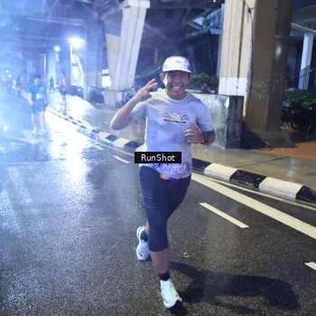 Runner Photo 7921815