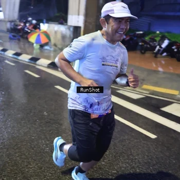 Runner Photo 7921823