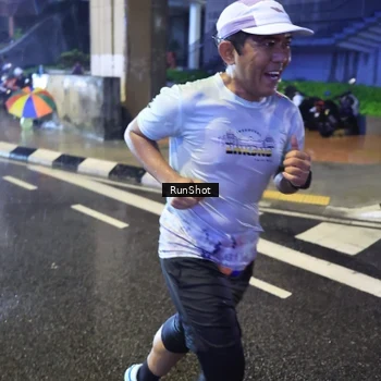 Runner Photo 7921830