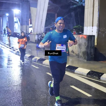 Runner Photo 7921868