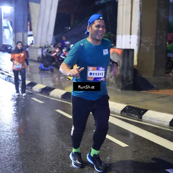 Runner Photo 7921875