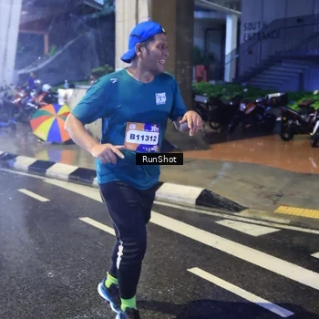 Runner Photo 7921889