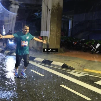 Runner Photo 7922084