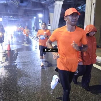 Runner Photo 7922315