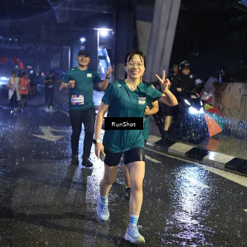 Runner Photo 7922343