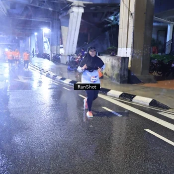 Runner Photo 7922435