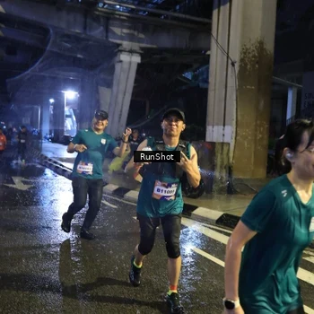 Runner Photo 7922564