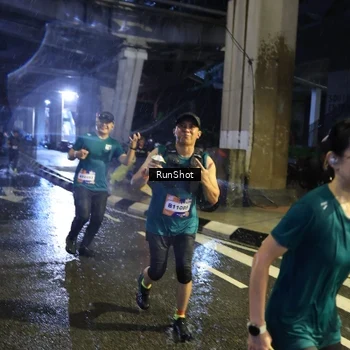 Runner Photo 7922577