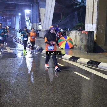 Runner Photo 7922592