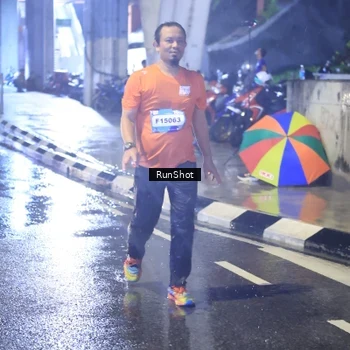 Runner Photo 7922876