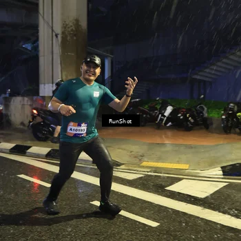 Runner Photo 7923004