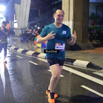 Runner Photo 7923342