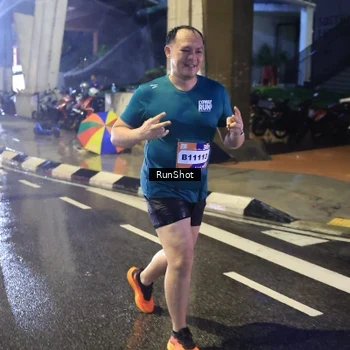 Runner Photo 7923344