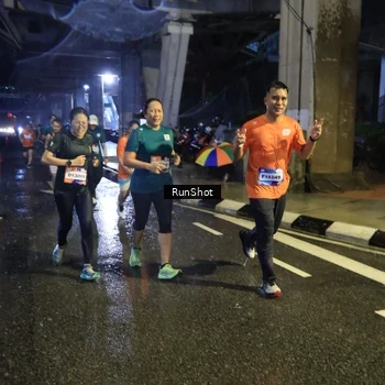 Runner Photo 7923396