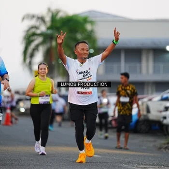 Runner Photo 7923405